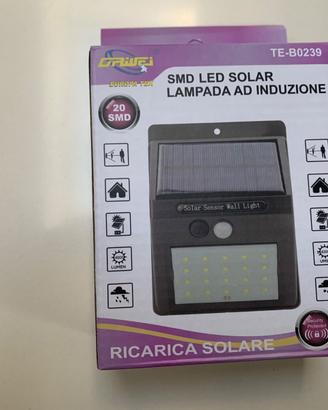 Lampada da esterno solare  con sensore di moviment