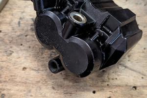 pinza freno Nissin Suzuki DR big 750