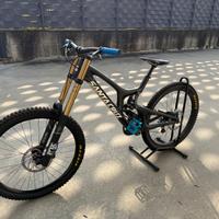 Santa Cruz V10 full carbon  M