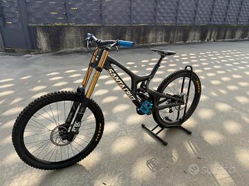 Santa Cruz V10 full carbon  M