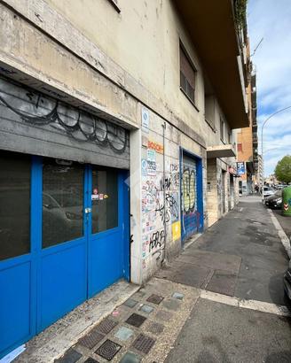 NEGOZIO A ROMA