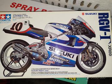 SUZUKI RGV 500 TAMIYA 