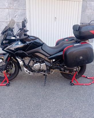 Moto  Suzuki V. Strom  DL 650