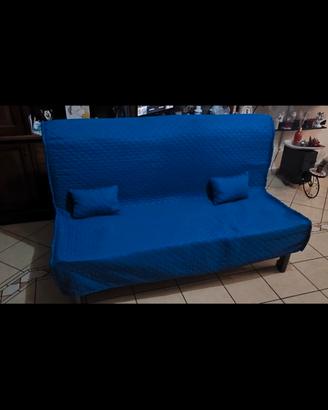 Divano pronto letto in buonissime condizioni