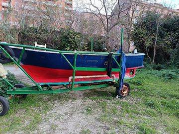 Barca gozzo in vetroresina