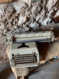 Macchina da scrivere Everest