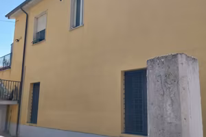 Arrone appartamento ristrutturato in bifamiliare