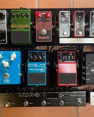 Pedalboard Pedaliera completa valuto anche scambi