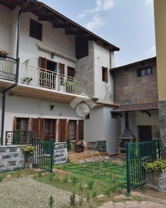 CASA SEMINDIPENDENTE A LEVONE