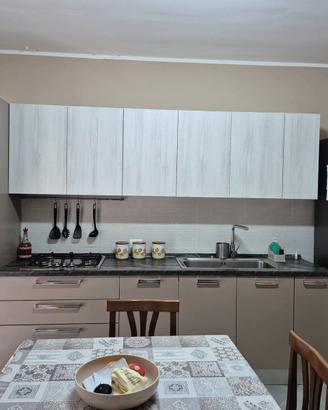 cucina Lube 3,20 piu 2 pezzi