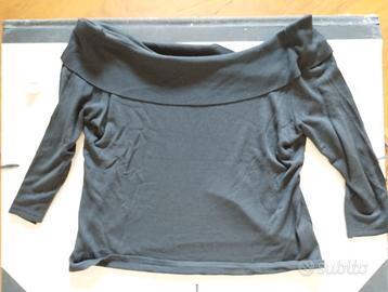 Maglioncino nero corto leggero