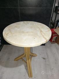 Tavolino rotondo con piano effetto marmo