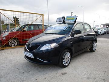 Lancia Ypsilon 1.3 MJT 95 CV PARI AL NUOVO