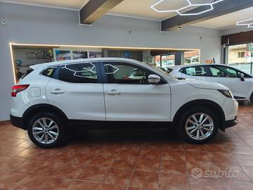 Nissan Qashqai 1.5 diesel 110CV FULL OPTIONAL