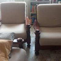 Due poltrone con cuscini e sedute sfoderabili