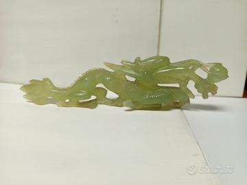 Scultura cinese di drago in Giada