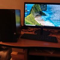 PC fisso i5 ottava generazione LCD da 24 pollici 