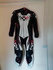 Tuta in pelle intera  per moto Ixon