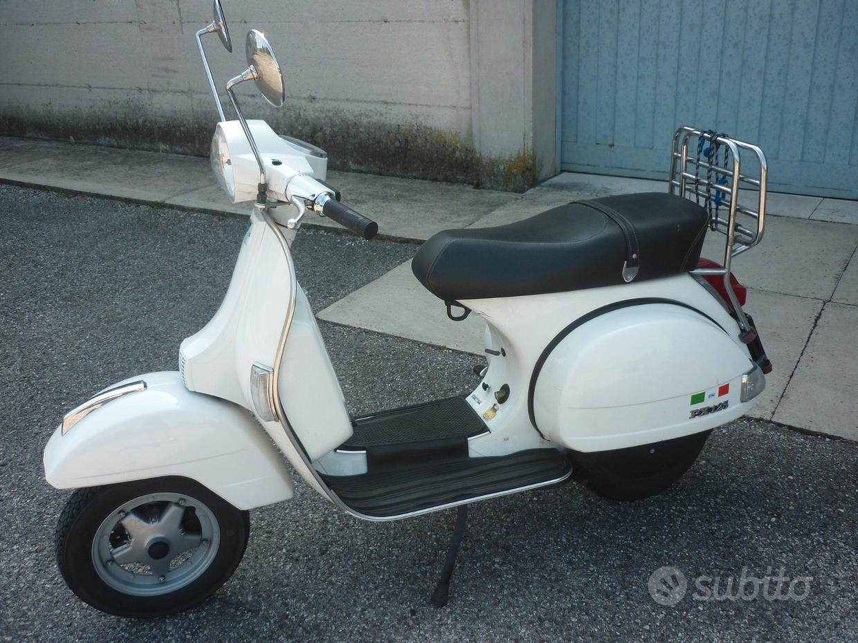 Vespa Excel Vespa 125 Px E Italia Vespa: Over 894 Royalty-Free