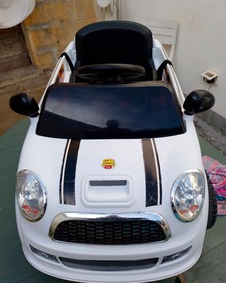 macchina a batteria elettrica 