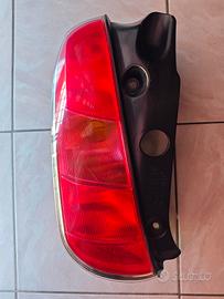 Fanale posteriore sinistro ORIGINALE Lancia Ypsilo