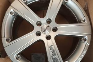 Cerchi in lega 17" foratura 4 x 100 con pneumatic