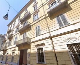 MONOLOCALE A DUE PASSI DA CORSO VITTORIO!!