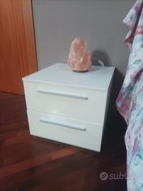 letto matrimoniale. comodini e materasso 