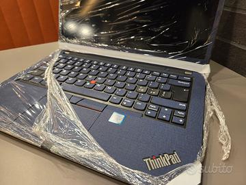 Thinkpad Glamour Blue retroilluminato con SIM