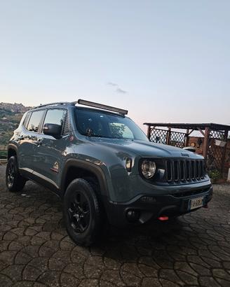 jeep renegade trailhawk UNICA 