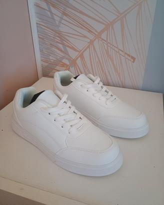 scarpe bianche