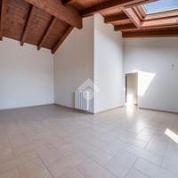 ATTICO A CASTELNOVO DI SOTTO