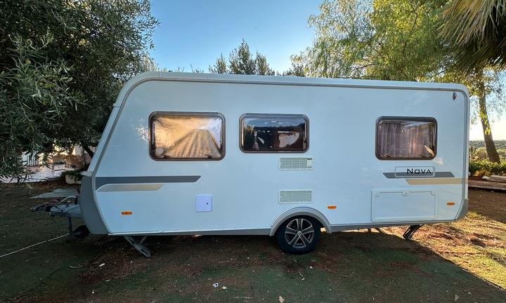 Roulotte caravan hymer eriba nova