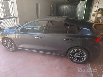 auto Ford focus 