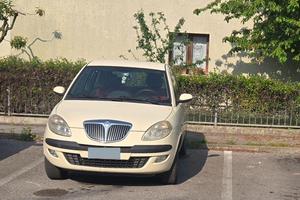 Lancia y