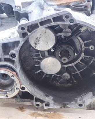 CAMBIO MANUALE COMPLETO USATO AUDI Q3 Serie (8UG)