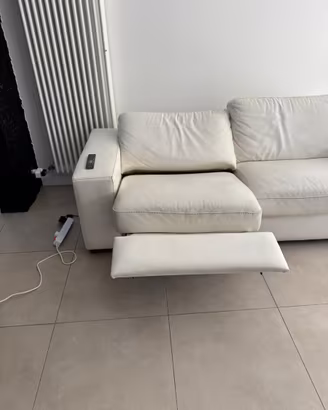 Divano  pelle 3 posti seduta allungabile elettrica