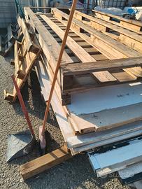 pannelli di legno per soffitta o pollaio