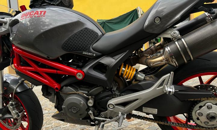 Ducati Monster 1100