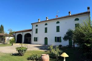 Villa di 1764 m² con più di 5 locali e box auto do