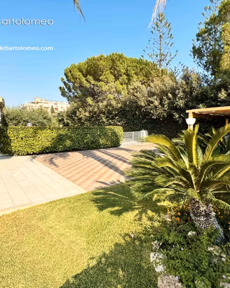 Prestigiosa villa in residence ''I Dioscuri''