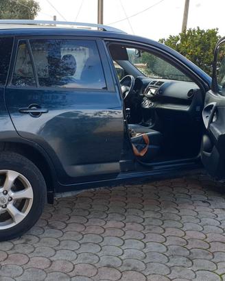 TOYOTA RAV4 2.2 D-4D 150 CV DPF Exclusive