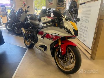 Yamaha YZF R7 anniversario AKRAPOV- 2023 - km 4765