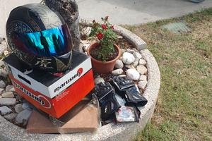 Casco integrale Marushin e guanti Sidi