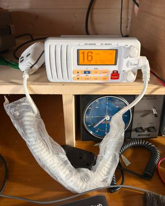VHF Marino Icom IC-421