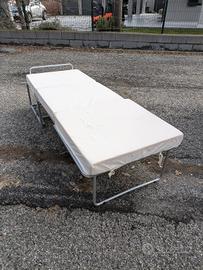 Puff che si apre in letto singolo