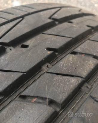 N°4 pneumatici ESTIVI marca Hankook 215/65 R17 99V