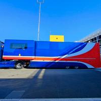 Semirimorchio e trattore ad uso speciale