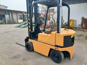 muletto Caterpillar modello V300