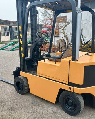 muletto Caterpillar modello V300